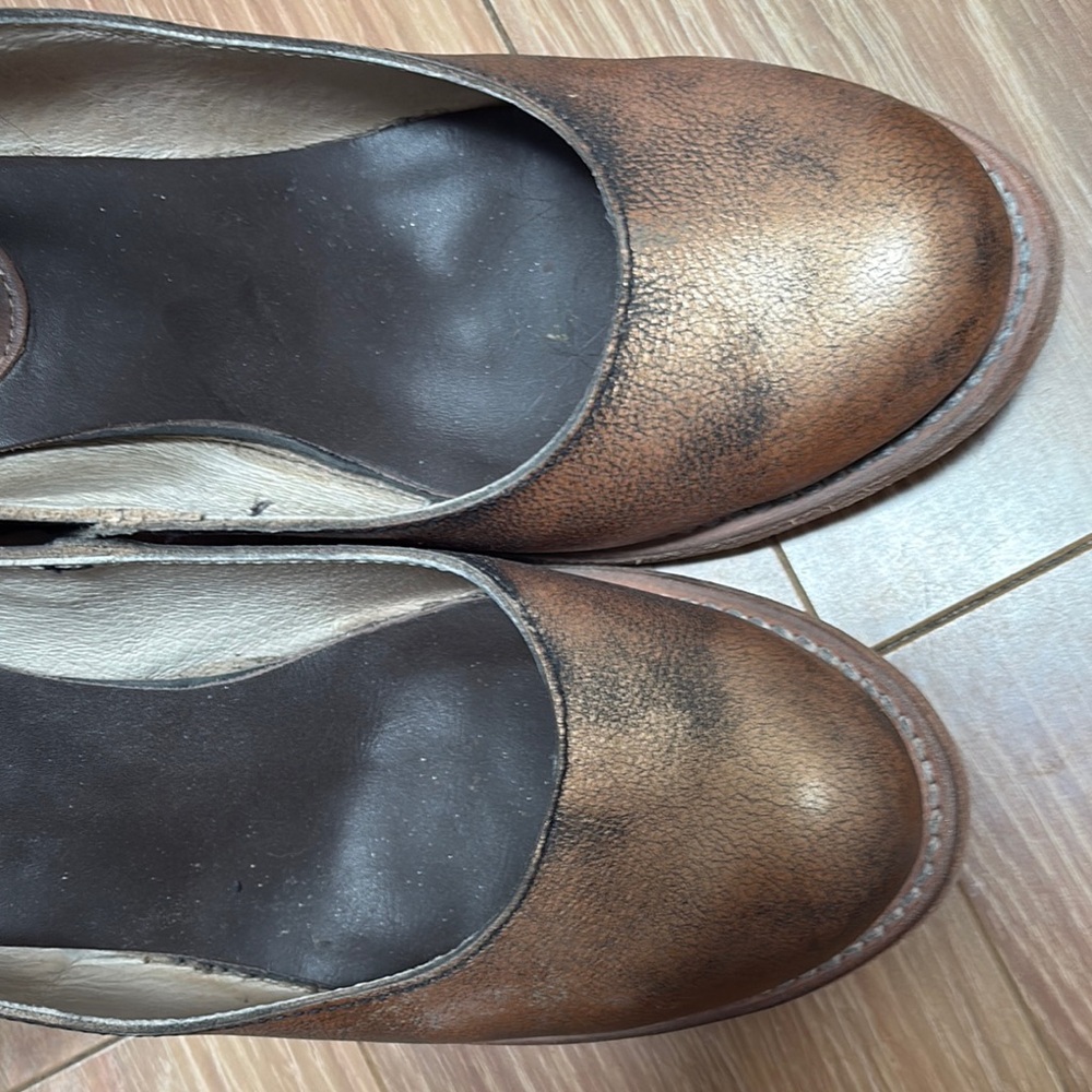 Stylish Bronze Women's Heels - Picture 5 of 5
